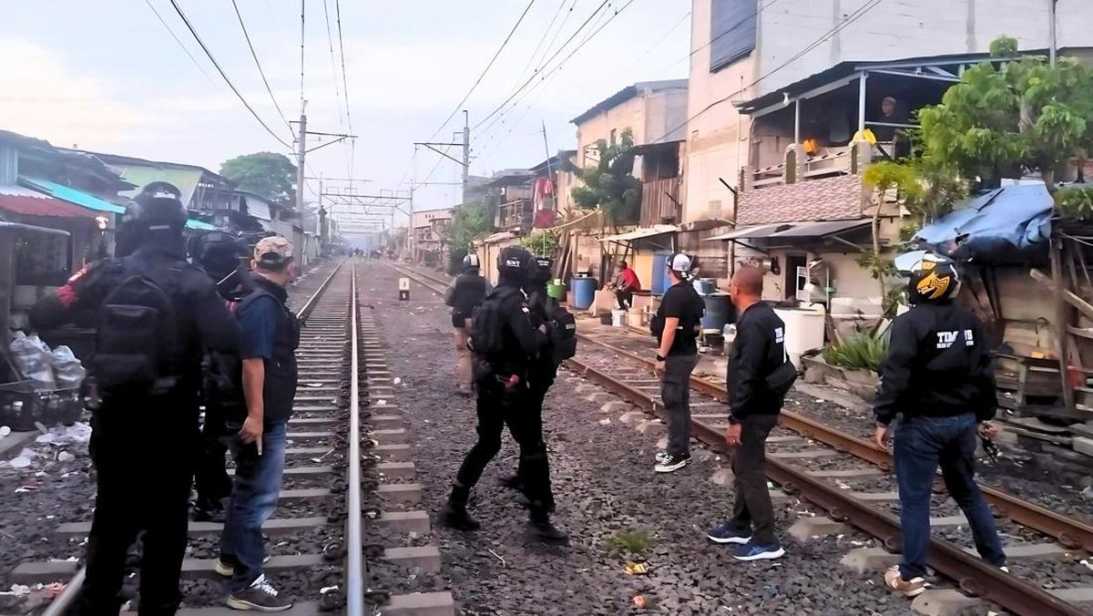 polisi-kembali-melakukan-penertiban-di-kampung-bahari-tanjung-priok-jakarta-utara-dokistimewa-1748186000600_169
